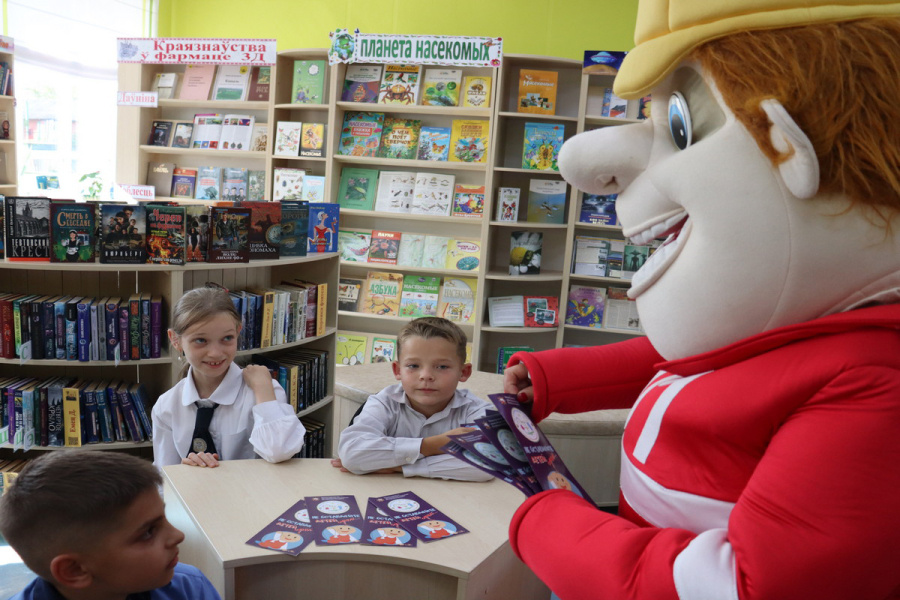     Спасатели Копыльского РОЧС рассказали школьникам о пожарной безопасности