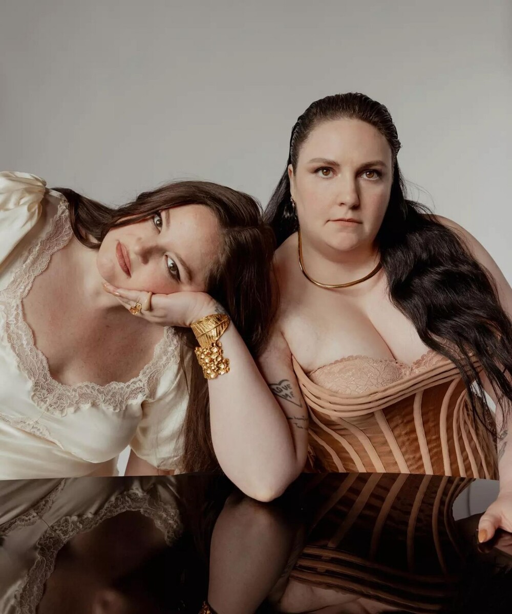     Мэг Штальтер (Too Much) и Лина Данэм