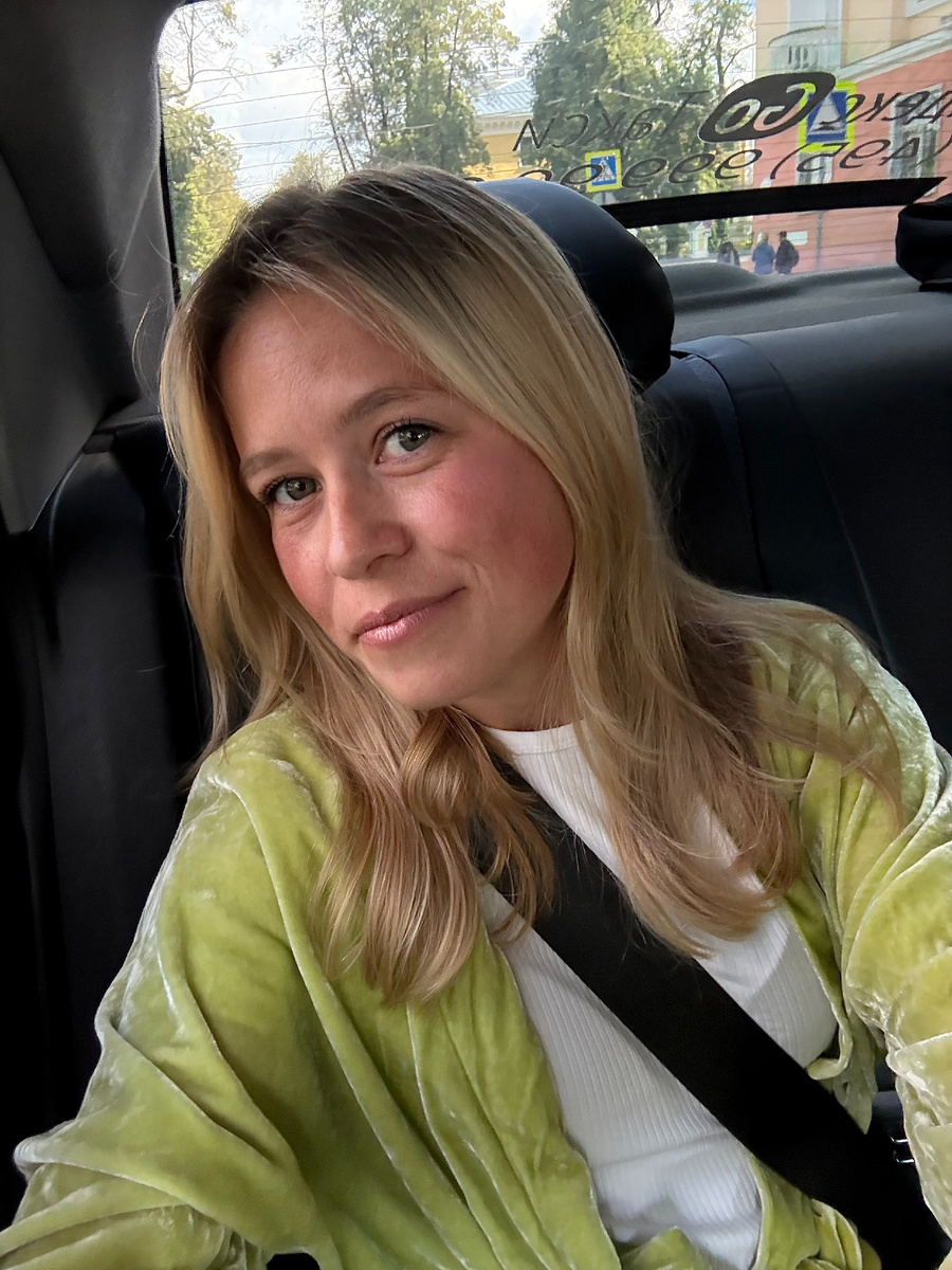 Ваш юрист по банкротству по пути в офис. К слову на такси