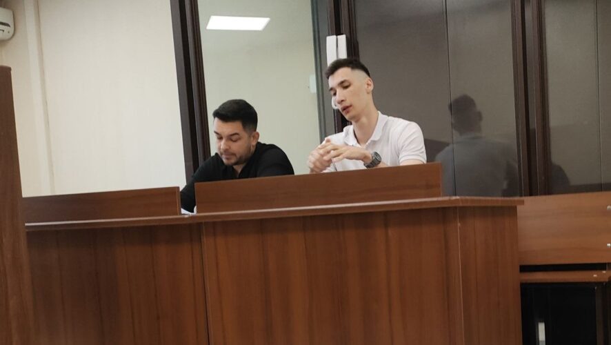    Дамир Фаизов (справа). Фото: KazanFirst/Степан Белоенко