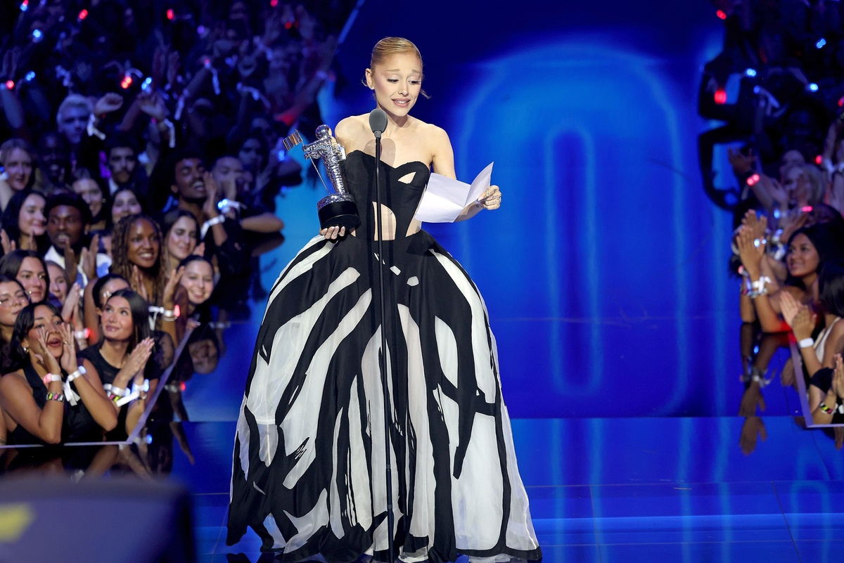    Ариана Гранде. / Фото: Manny Carabel/Getty Images for MTV