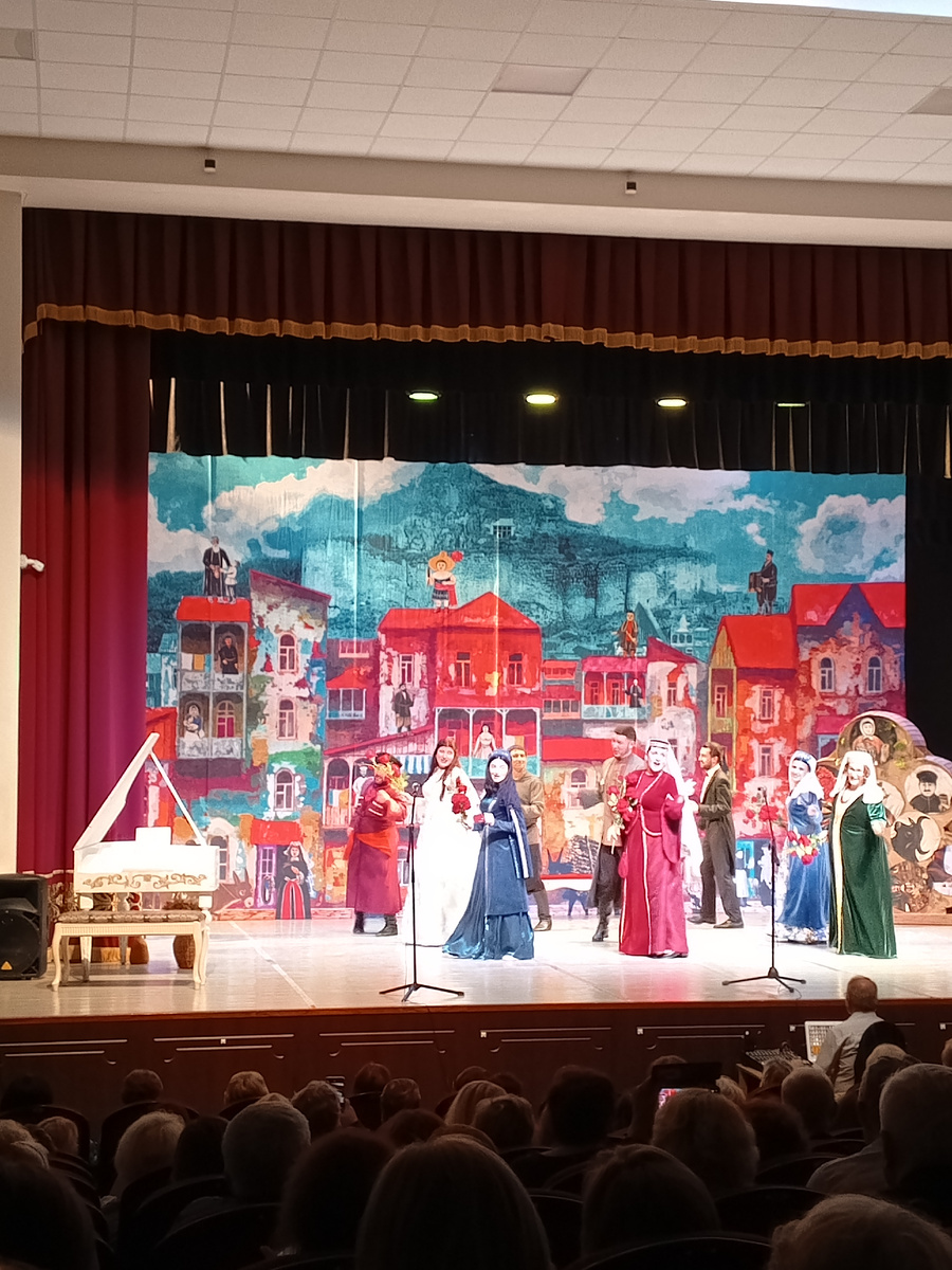 Фрагмент спектакля Ханума