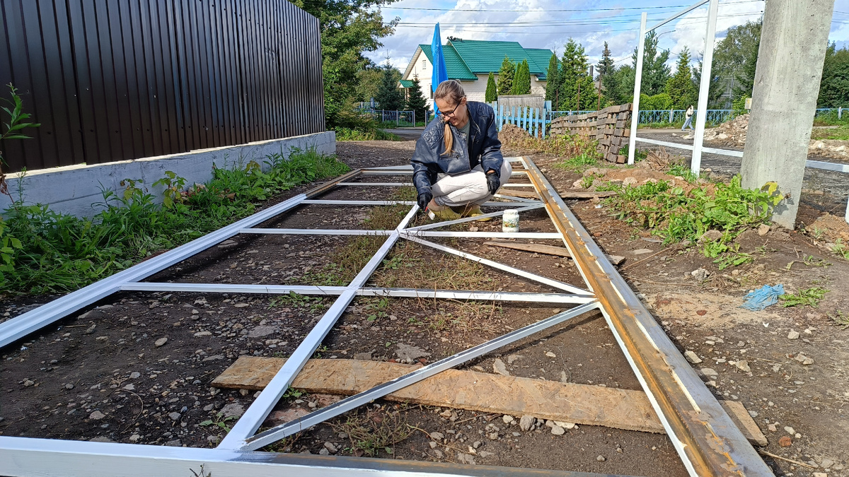 Крашу откатные ворота