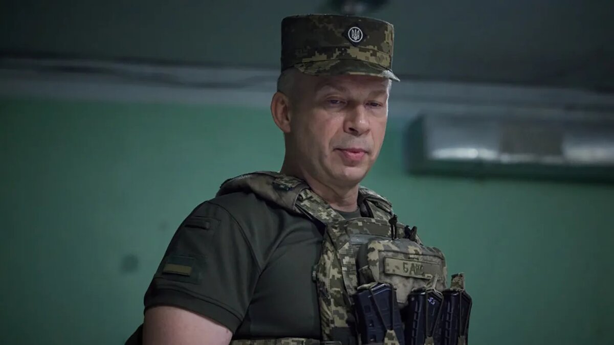   Пресс-служба президента Украины- Главнокомандующий ВСУ Александр Сырский