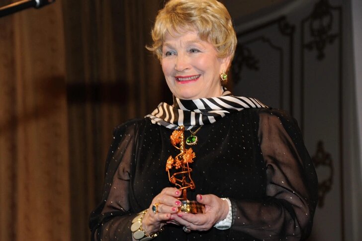    Людмила Хитяева отметила 95-летие в кругу друзей