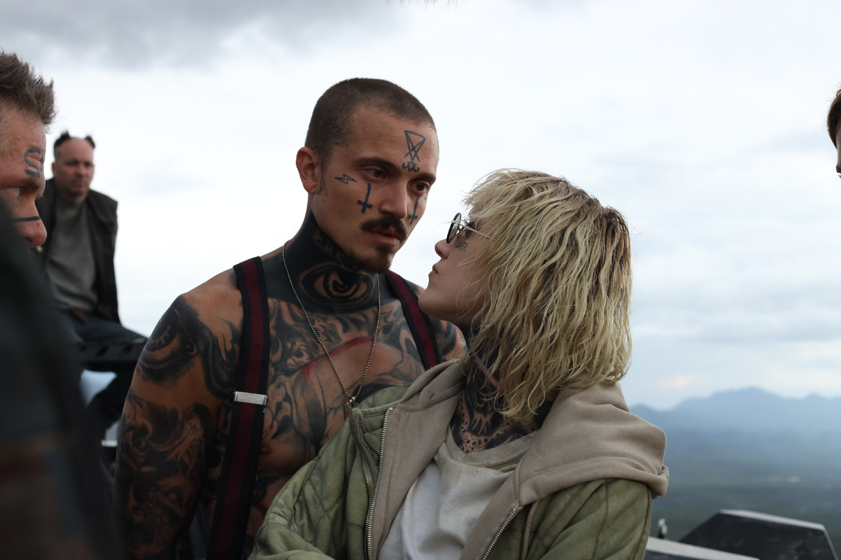 Кадр из фильма «Он – это пуля» (2023)