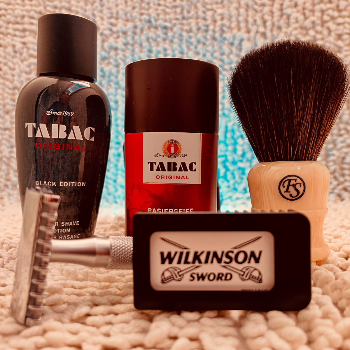 Сеанс с бритья с лосьоном Tabac original black edition