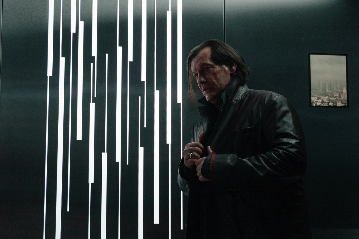 Вниз 2025 фильм - Отзыв и трейлер, новый фильм с Егором Кридом,  фильмы про замкнутое пространство