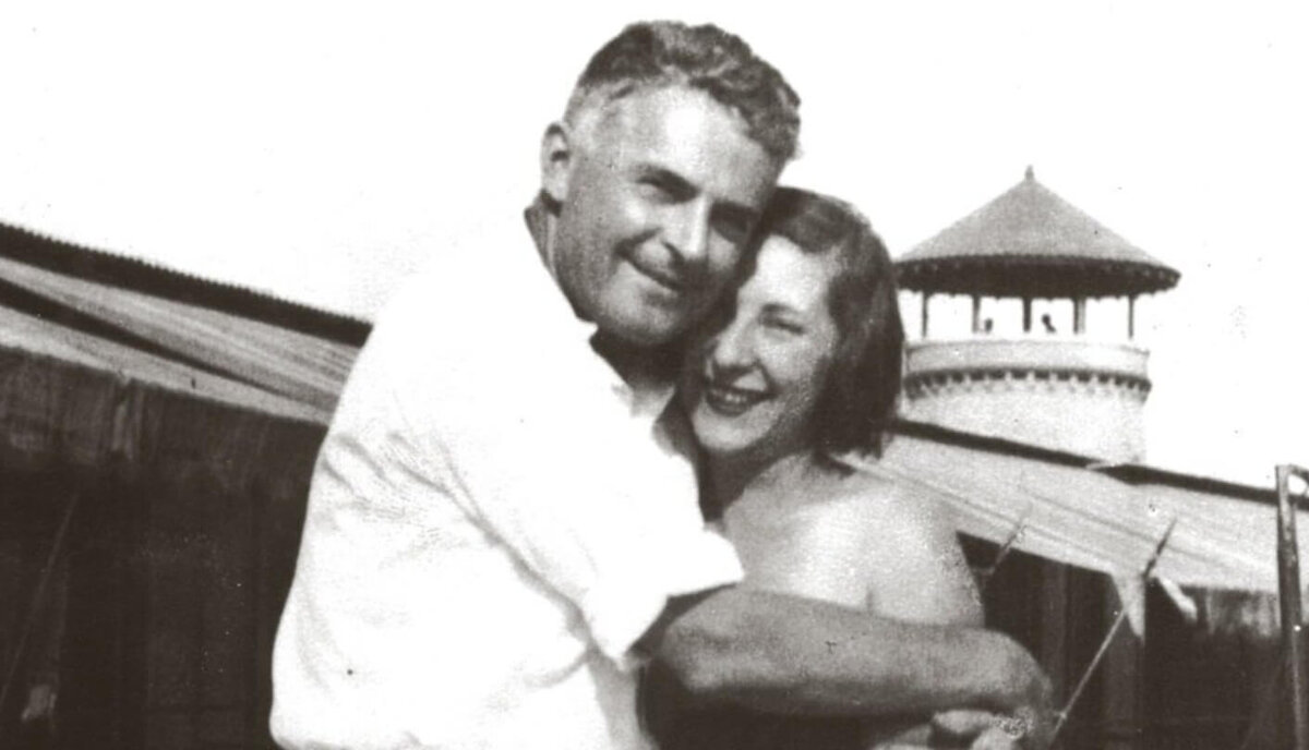    Джон Уотсон и Розали Рейнер. Источник фотографии: dzen.ru