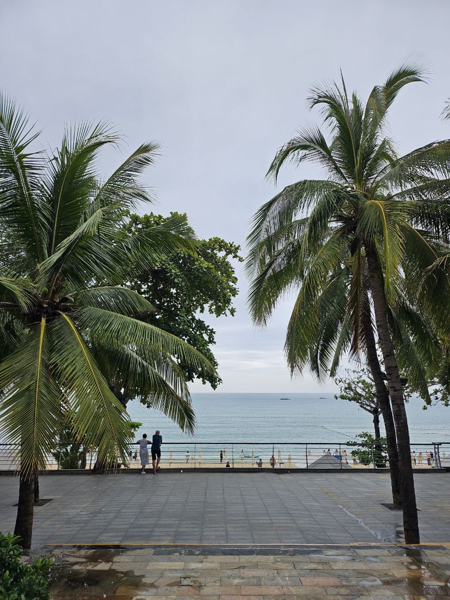 Набережная в Дадунхае. Фото автора.