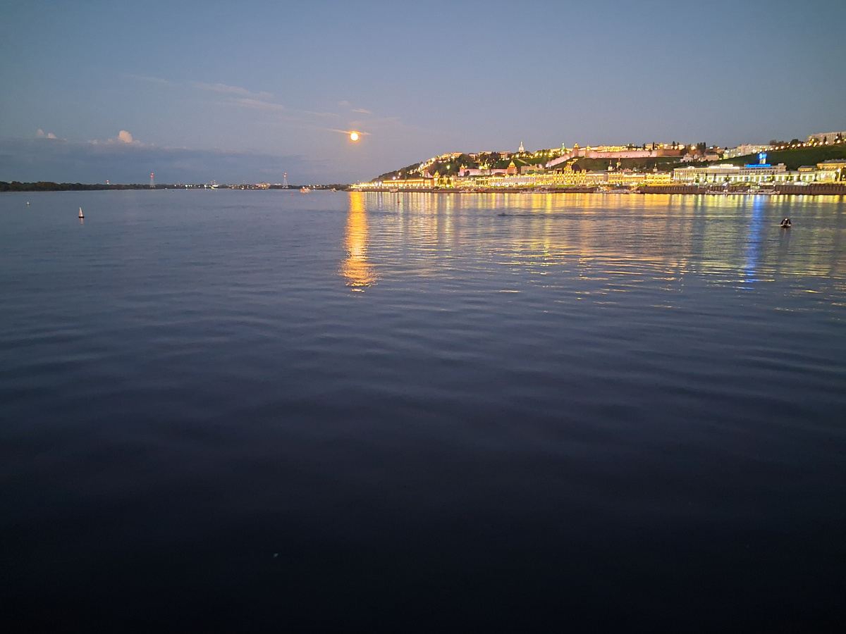 Стрелка. Вид на Нижний Новгород. Фото автора. 