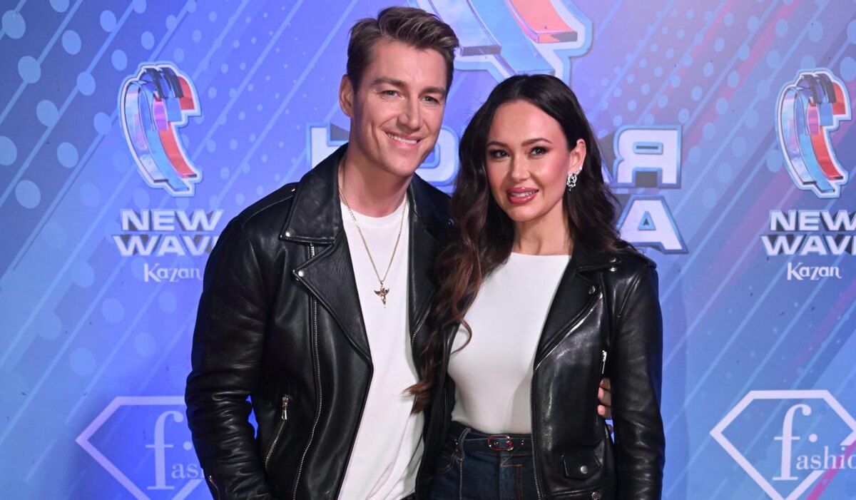     Аида Гарифуллина показала свадебные фото с Алексеем Воробьевым на сцене Большого театра