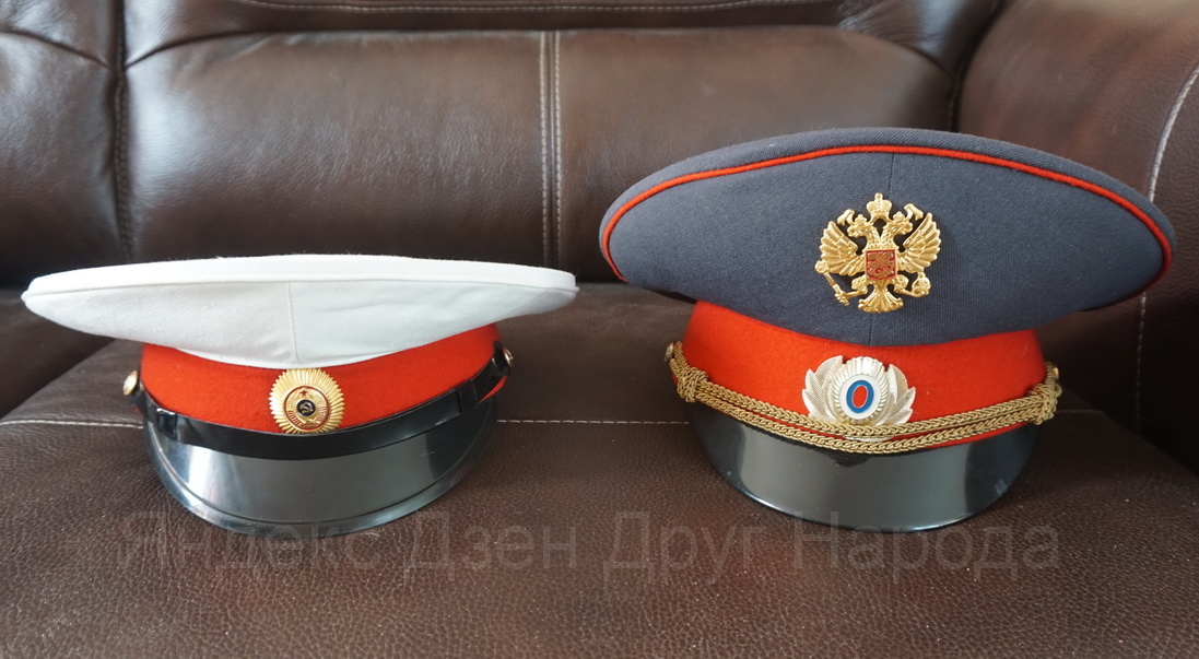 Фуражки милиции СССР и РФ. Фото автора