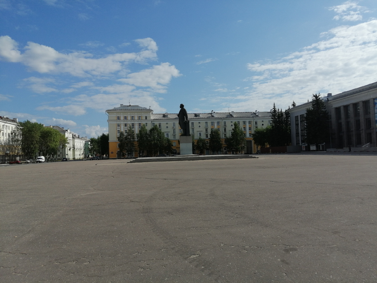 Площадь Победы - самый центр города