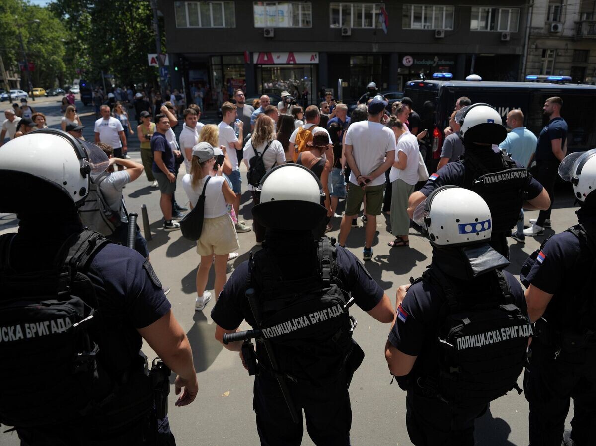    Акция протеста в Сербии© AP Photo / Darko Vojinovic