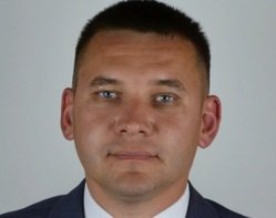    — Все профильные занятия в агроклассах тогда проходили во внеурочное время, к ученикам приезжали с уроками или обучали онлайн преподаватели колледжа и университета. Сами школьники ставили эксперименты непосредственно на полях агрофирм, — рассказал глава районного сельхозуправления Ленар Абдуллин. — А в этом году агроклассы перешли на новый уровень. Сейчас это уже агротехклассы, открывшиеся в рамках федеральной программы.