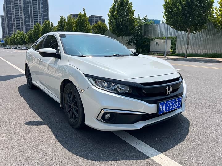 Фото внешности и салона, листайте.