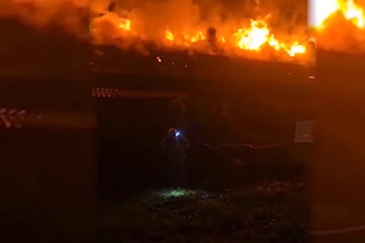    В Хабаровском крае сотрудники ГАИ спасли жильцов из горящего дома