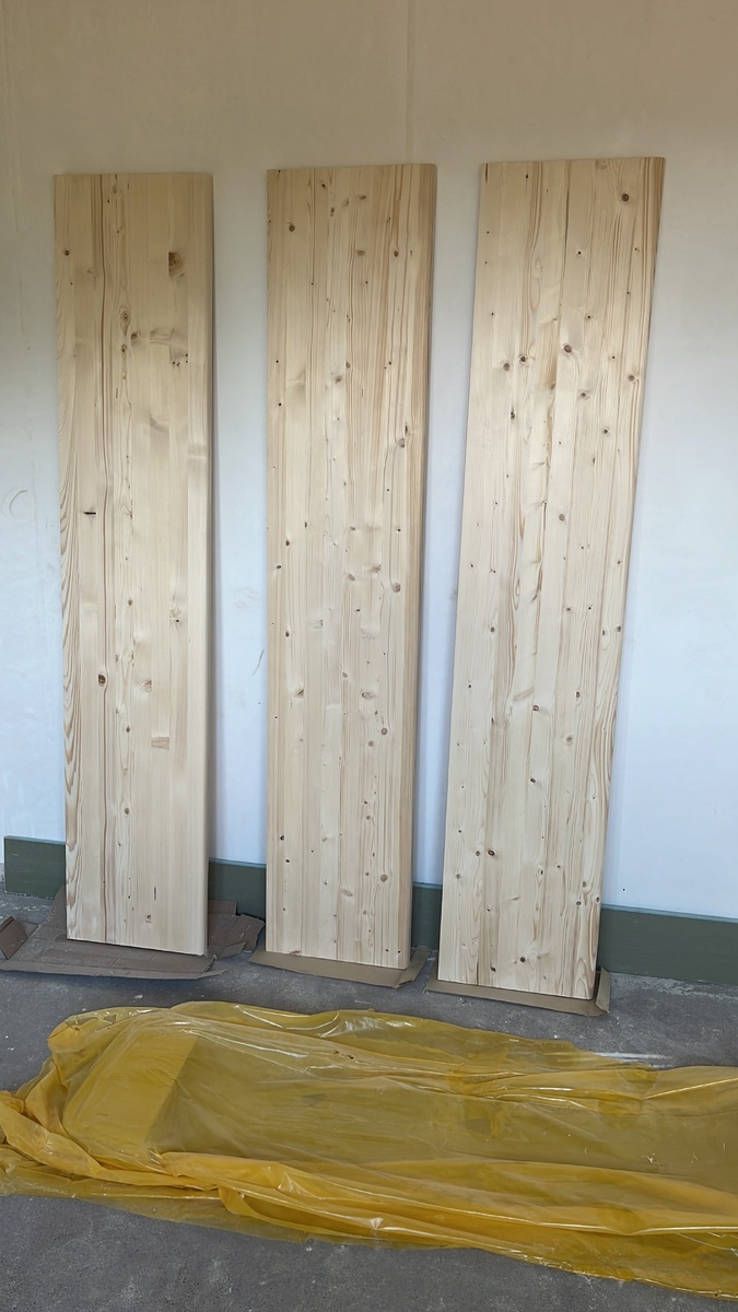 Три мебельных щита толщиной 40 мм в ожидании начала работы!