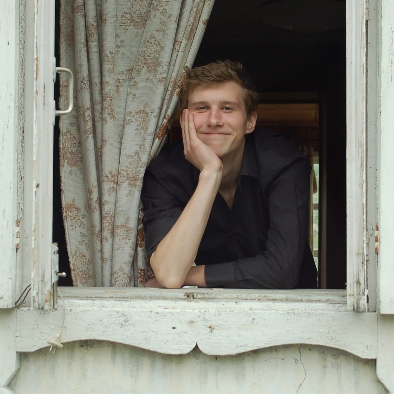 Фото из интернета. Яков в молодости.