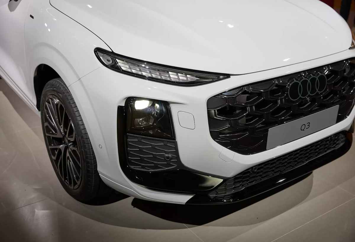 Особенности оформления передней части нового Audi Q3 Sportback