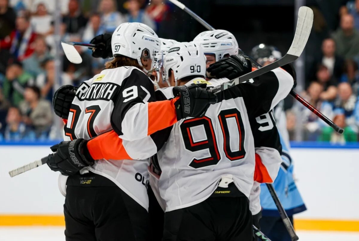    Хабаровский ХК «Амур» открыл сезон победой над «Сибирью» всухую