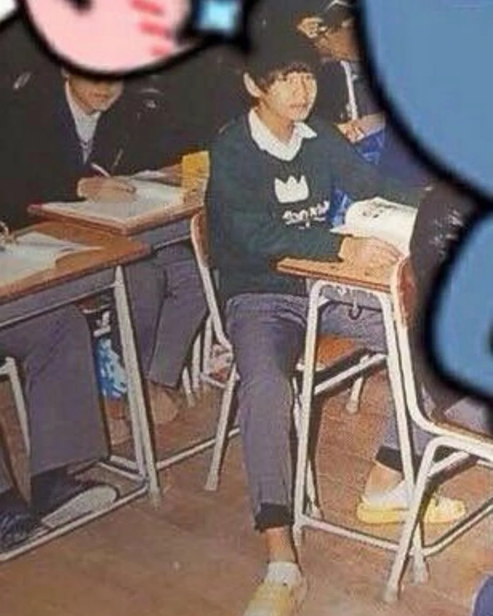 Школьные фотографии Тэхена