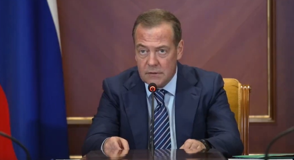    Выступление Дмитрия Медведева. Кадр видеозаписи заседания межведомственной комиссии Совбеза РФ по противодействию современным угрозам биологической безопасности