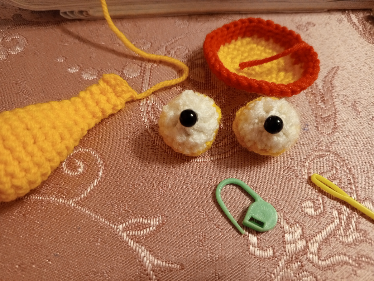 Глазки смотрят внимательно