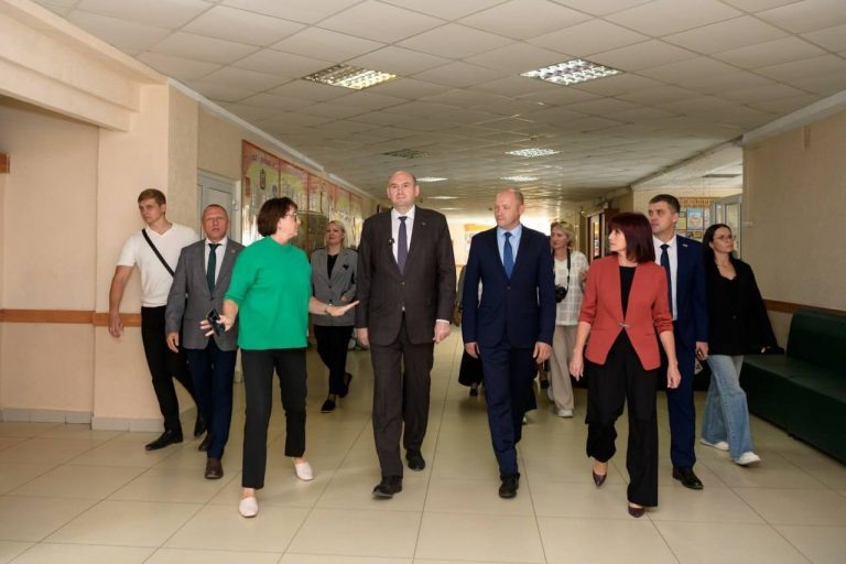    Евгений Солнцев ознакомился с социальными объектами Кувандыкского округа Оренбуржье