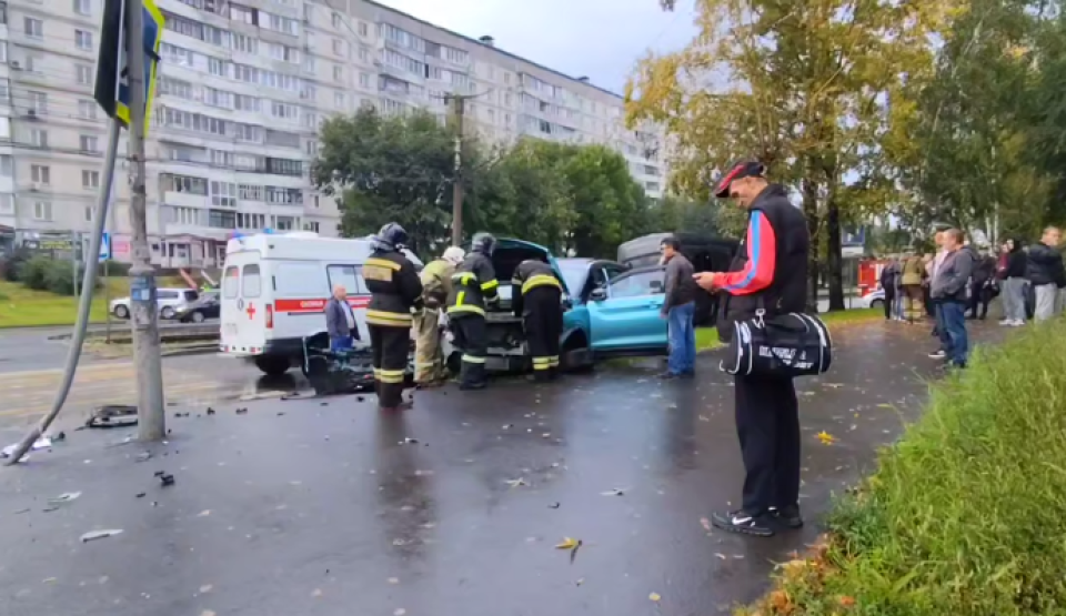    Авария с пассажирской "Газелью" в Бийске. Источник: Станция скорой медицинской помощи Бийска