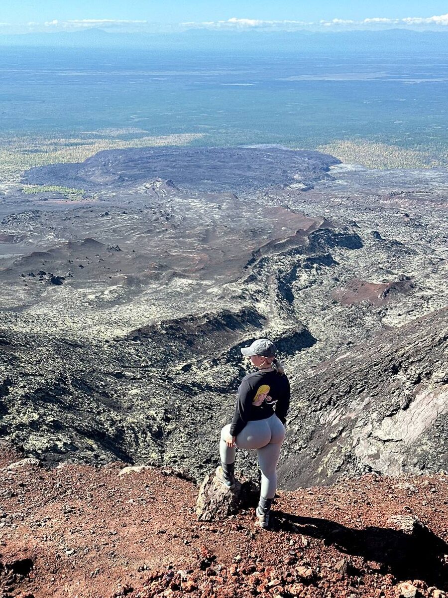 Протяженный лавовый поток конуса СП-2.