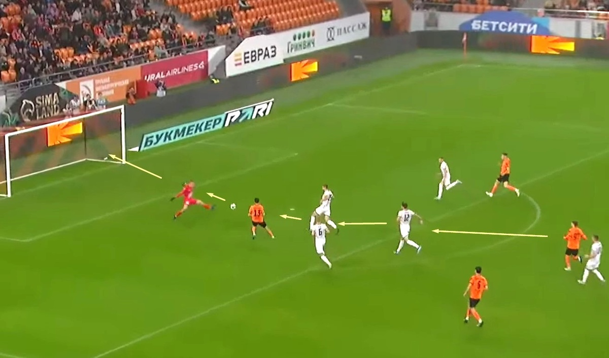 Роман Акбашев забивает гол. Источник: сайт vk.com