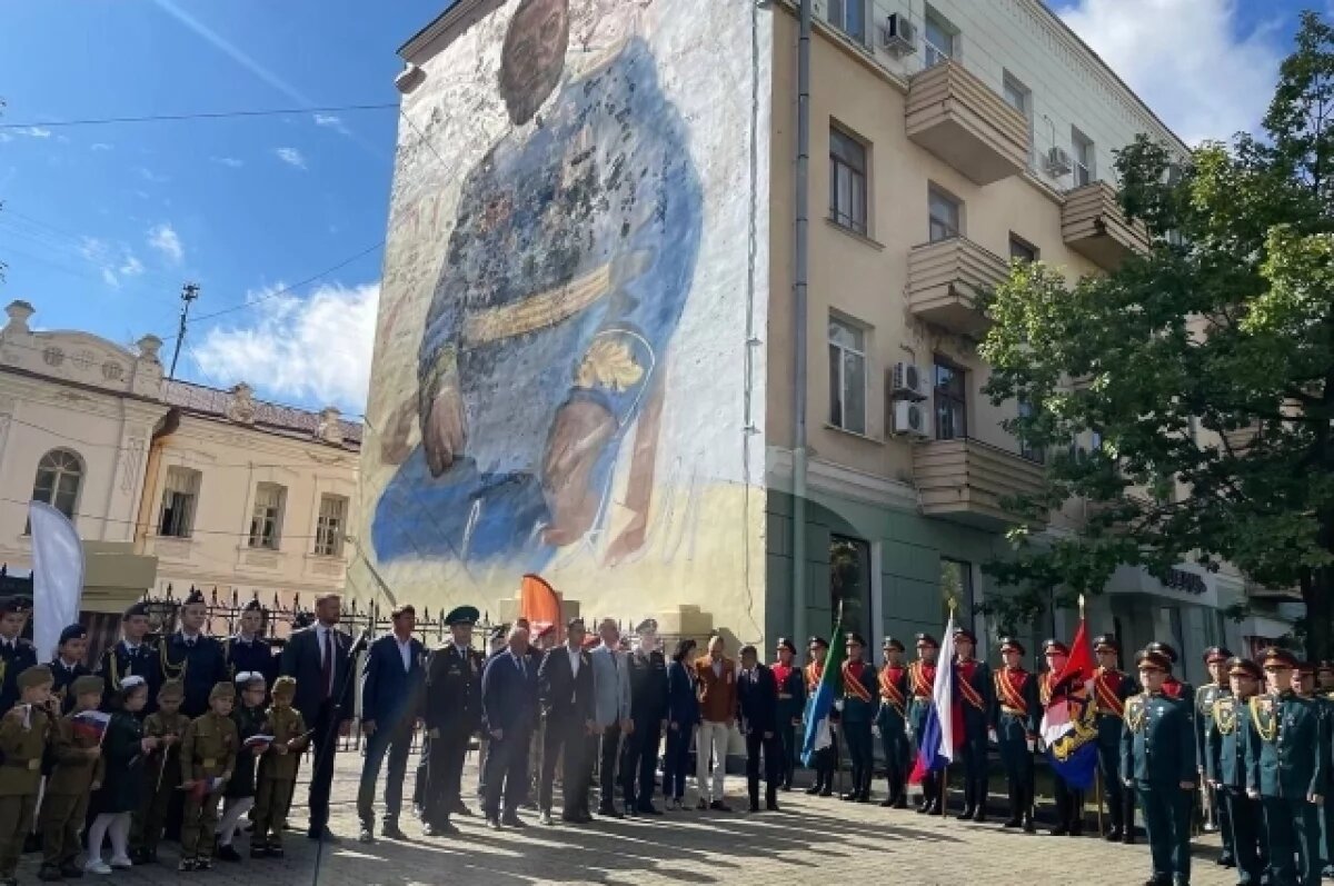    В Хабаровске открыли мурал с портретом маршала Василевского