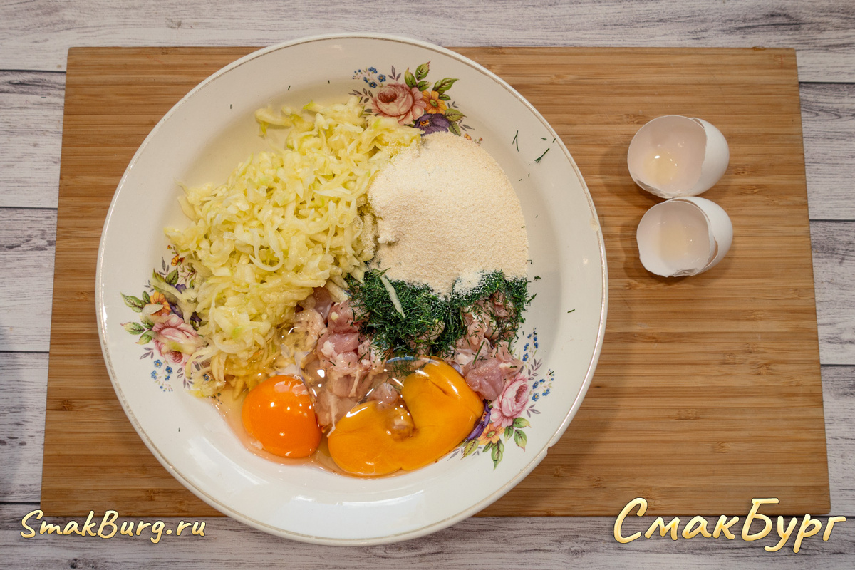 Основные ингредиенты полезной закуски в общей миске