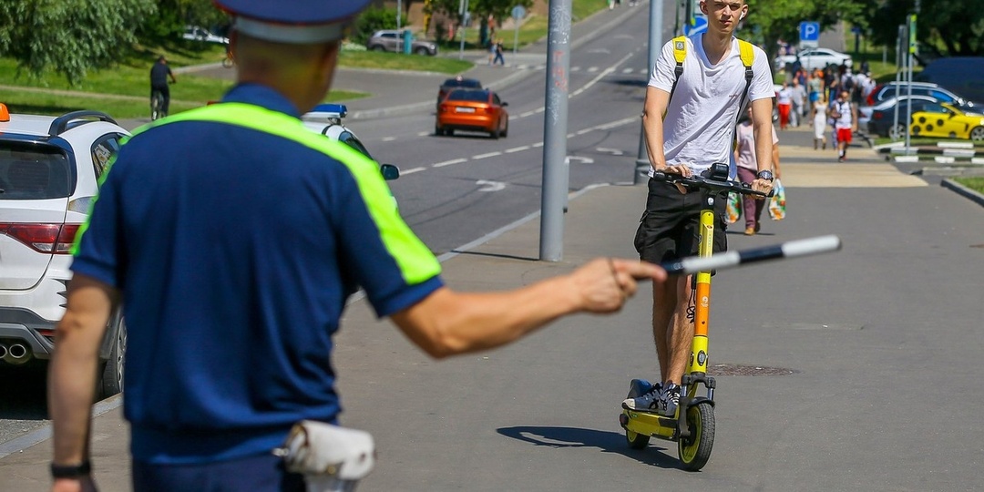 "Верховный суд поставил точку в споре": теперь понятно, кто прав на тротуаре — самокатчик или пешеход
