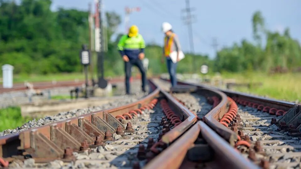 Разработка РЖД находит до 97% дефектов на железнодорожной дороге. Фото: BELL KA PANG /Shutterstock