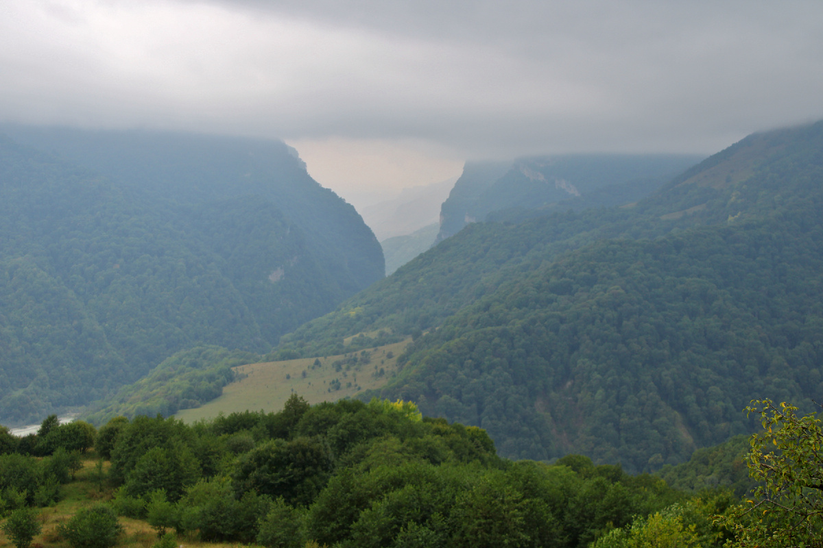 Здесь начинается Хуламо- Безенгийское ущелье