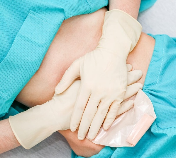 Пупочная грыжа у взрослых. Причины, что делать?