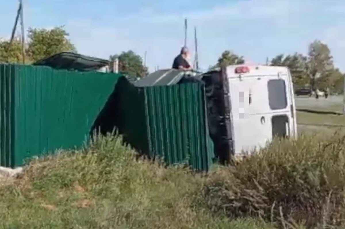    Полицейские Ясного задержали подростков по подозрению в совершении угона УАЗа.