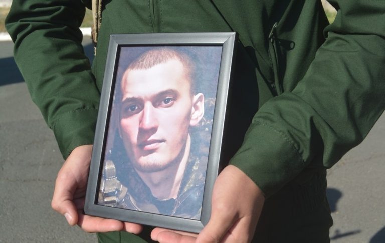    В Новотроицке простились с участником СВО Владимиром Вайсом Оренбуржье