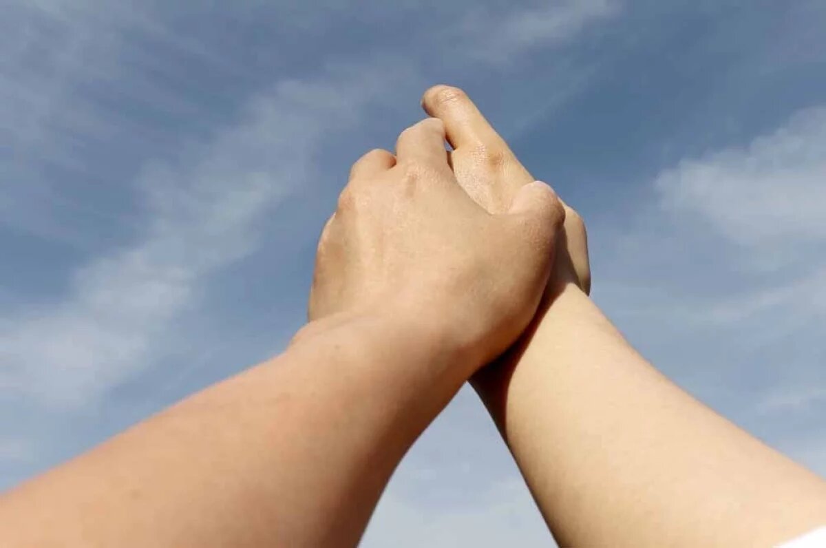    Обострение болевых симптомов происходит в холодную и дождливую погоду.