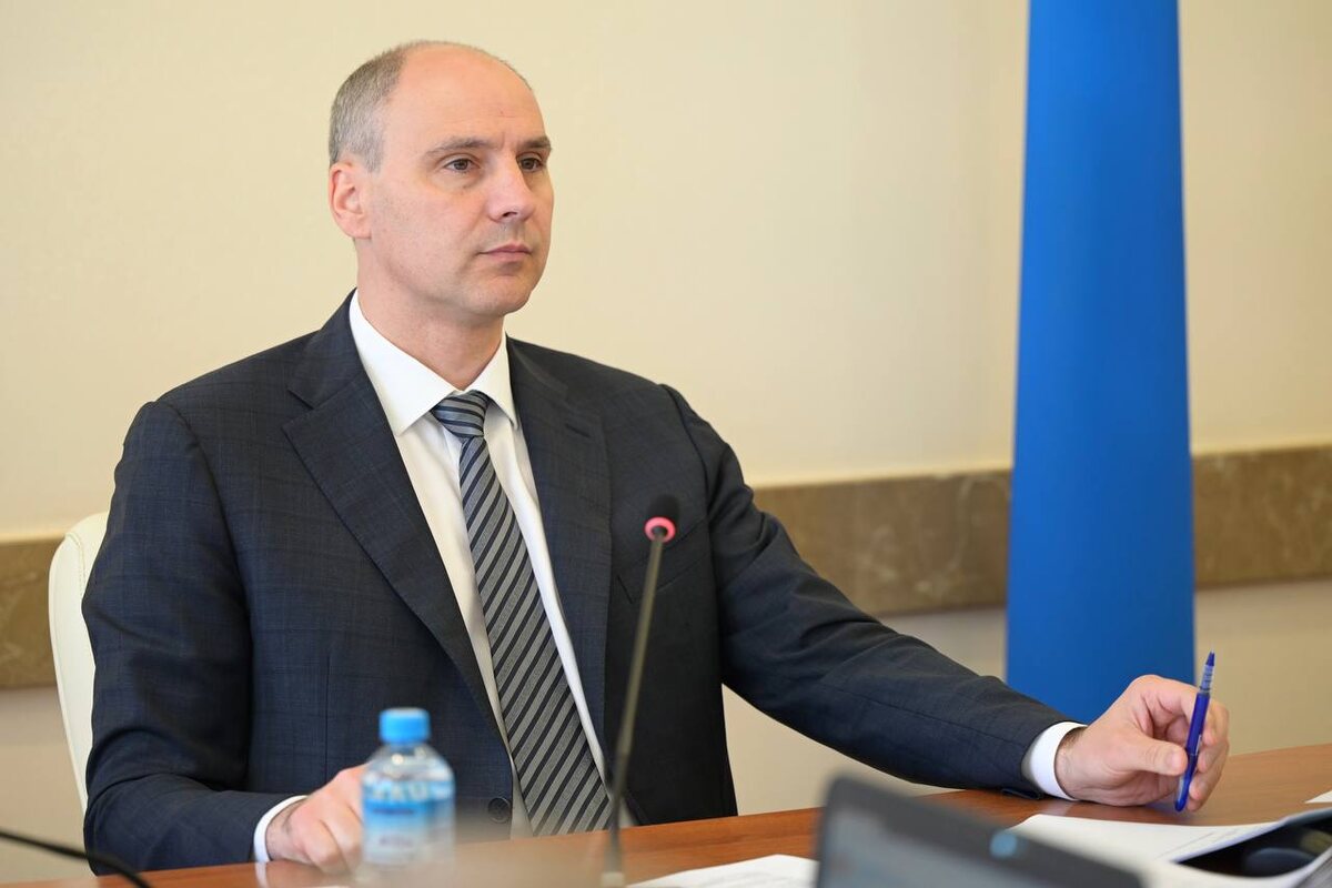 Члены правительства Свердловской области предпочитают не встречаться с таким взглядом главы региона Дениса Паслера.  Фото: ДИП СО