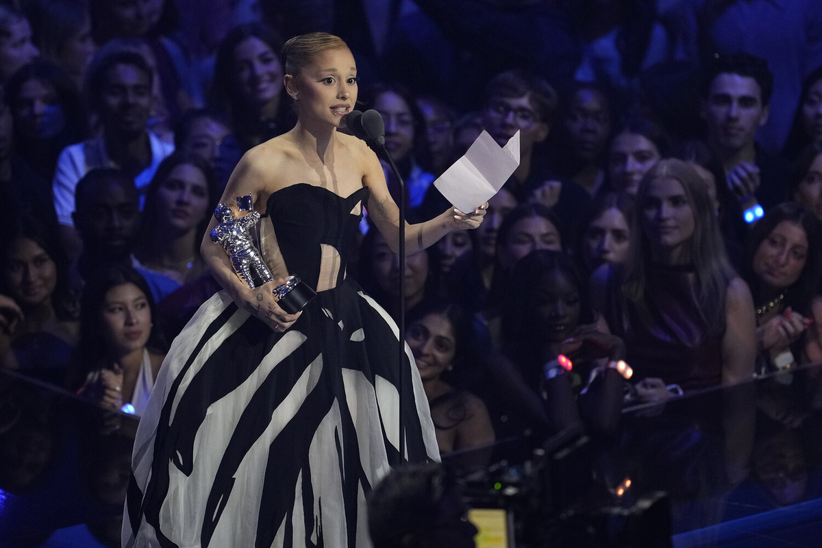 Певица Ариана Гранде на премии MTV Video Music Awards в Нью-Йорке, 7 сентября 2025 года ©Charles Sykes/Invision/AP  📷