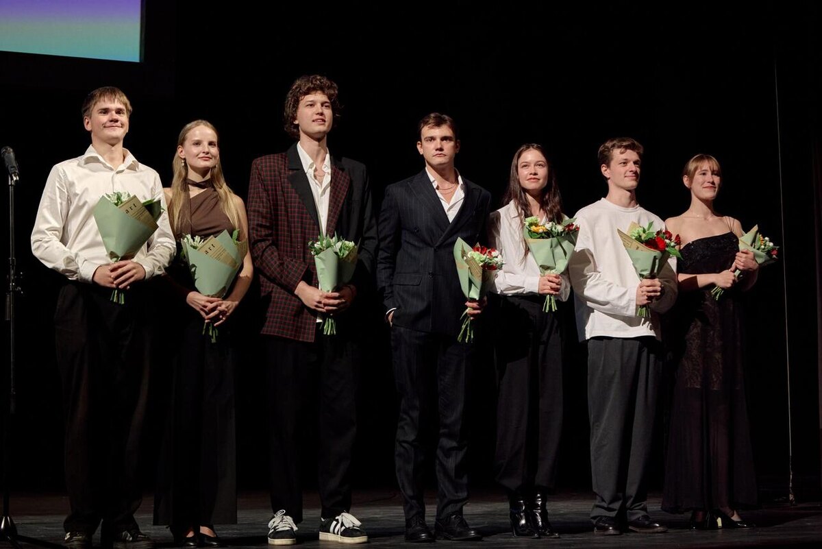    Василии Бобров, Татьяна Романова, Артем Ляшенко, Ян Сибряев, Виктория Серикова, Руслан Чагилов, Ляля Анпилогова Геворг Арутюнян