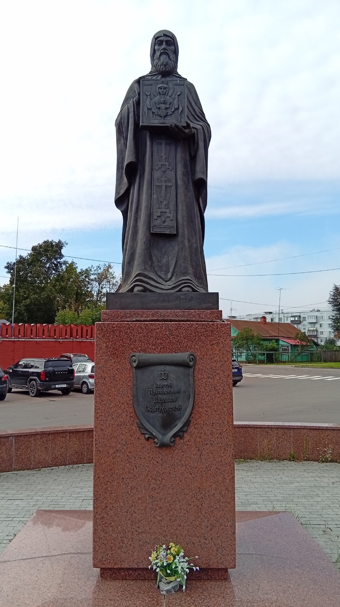 Преподобный Варлаам Серпуховский, скульптор Д. В. Кукколос, 2014 г. Фото из личного архива автора.