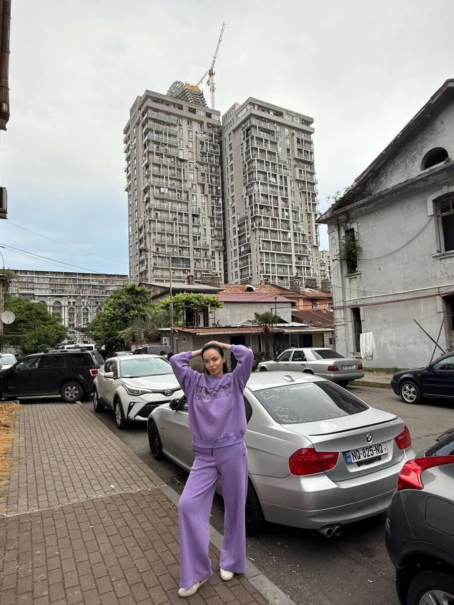 Наталья Красавченко — эксперт по инвестициям в недвижимость — делится своим мнением о рынке недвижимости в Батуми. Почему она не рекомендует вкладываться в объекты в Грузии, какие риски видит для инвесторов и что показал личный анализ на месте. 