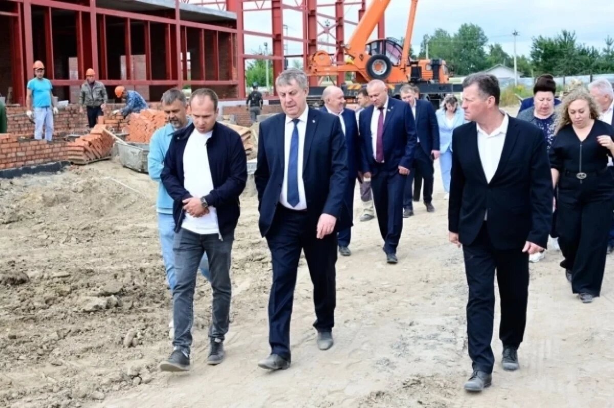    Брянский губернатор посетил социальные объекты Трубчевского района