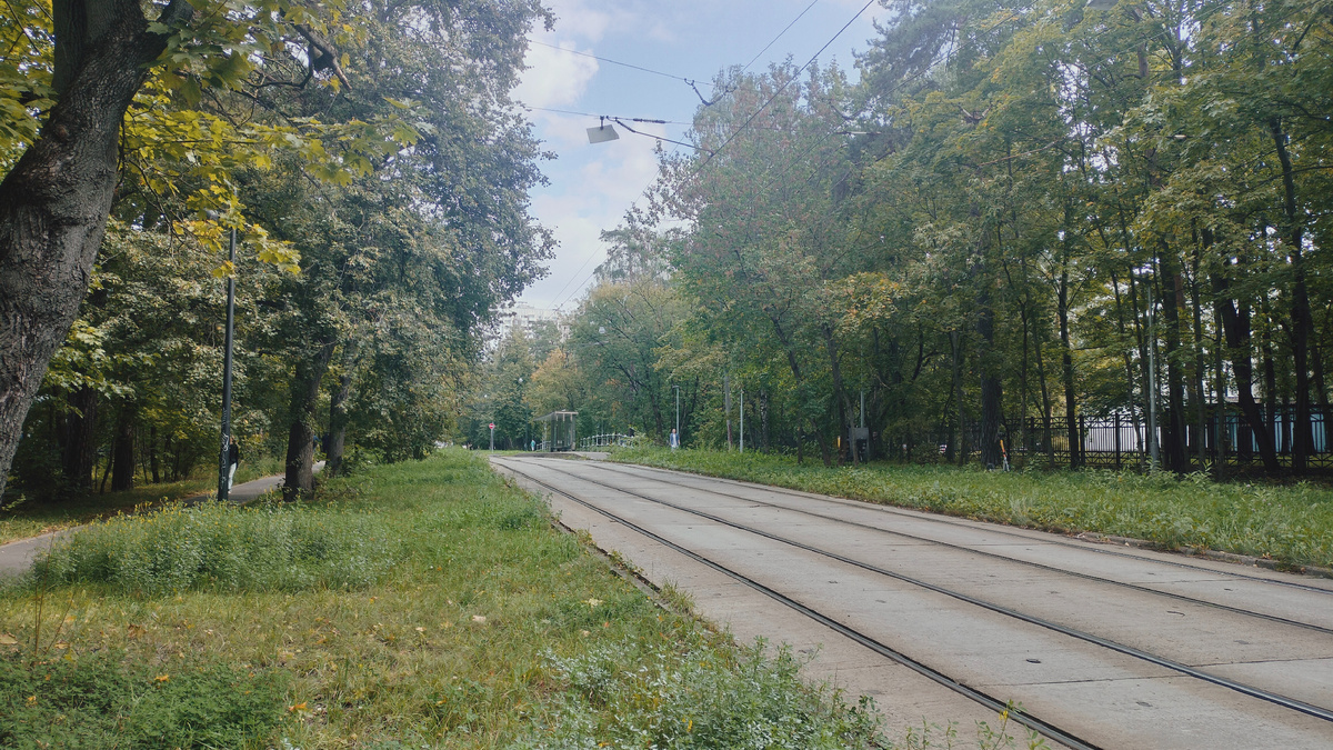 Трамвайные пути. В сторону остановки «Покровское-стрешнево»