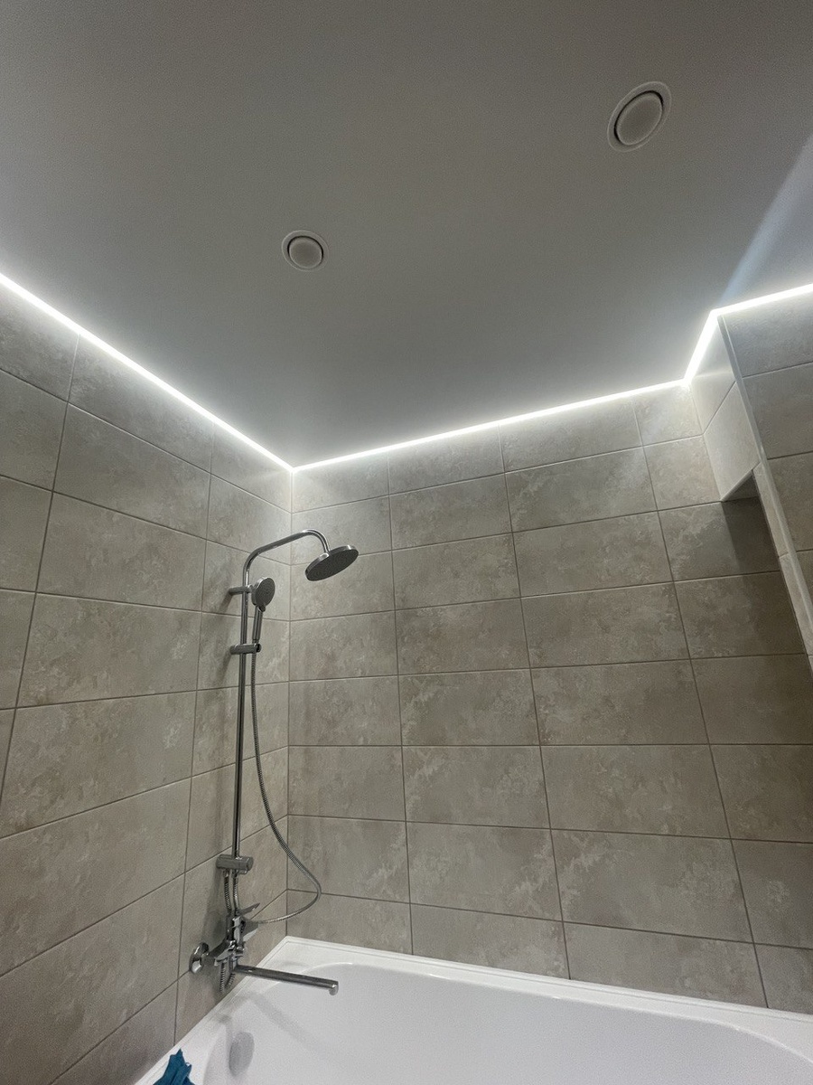 парящий натяжной потолок